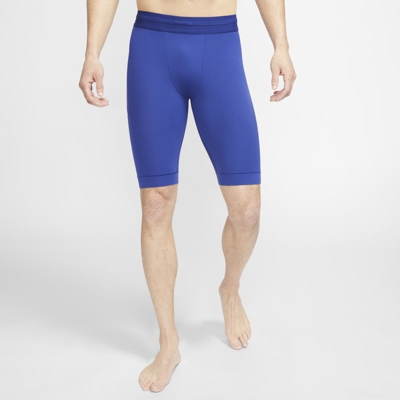 Nike Yoga Dri-FIT Pantalón corto de tejido Infinalon - Hombre - Azul