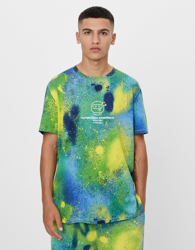 Bershka Camiseta Future-Ready Pintura Hombre M Verde en oferta