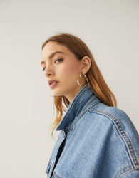 Bershka Set De Pendientes Con Forma Mujer Oro características