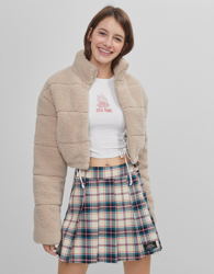 Bershka Cazadora Puffy Cropped Borreguito Mujer M Arena características