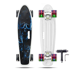 Vernbrin Skateboard Cruiser - Tabla de skate completa de 22 pulgadas con ruedas de luz LED para adolescentes, jóvenes, adultos, principiantes (negro) características