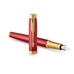 Parker IM pluma estilográfica | Lacada en rojo Premium con adornos dorados | Punta mediana con recambio de tinta azul | Estuche de regalo en oferta