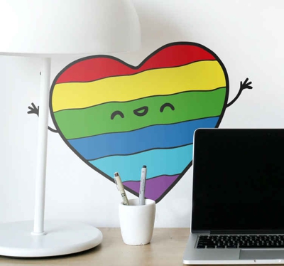 Sticker coeur drapeau gay