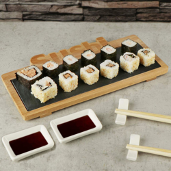 Set Sushi Cibo Giapponese 2 Persone Bacchette Legno Ciotole Vassoio Ardesia 7pz - BAKAJI en oferta