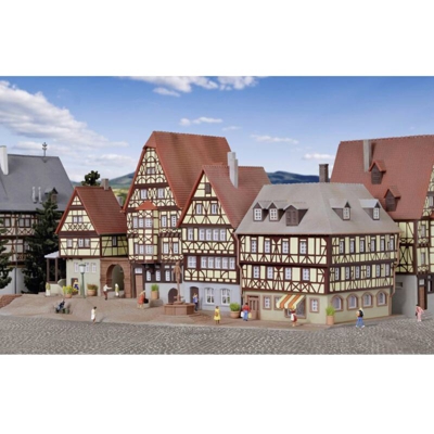 37102 N Piazza del mercato Miltenberg Kit da montare - Kibri